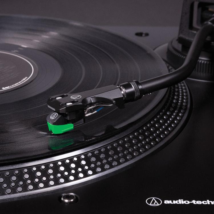Audio-Technica AT-LP120XUSB | Table tournante - Entraînement direct - Analogique et USB - Noir-SONXPLUS Rivière-du-Loup