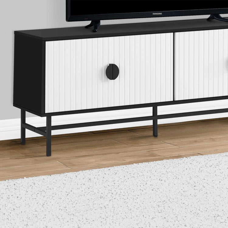 Monarch Specialties I 2732 | Meuble pour téléviseur 60'' - Base de métal noir - 2 portes blanches-SONXPLUS Rivière-du-Loup